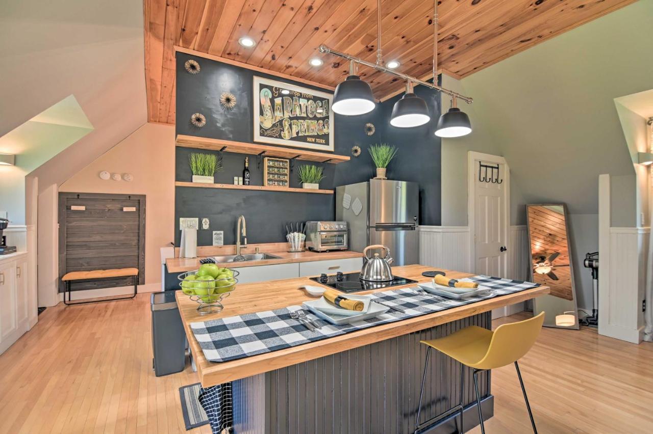 Stylish Studio With Fireplace About 3 Mi From Dtwn! Saratoga Springs Bagian luar foto